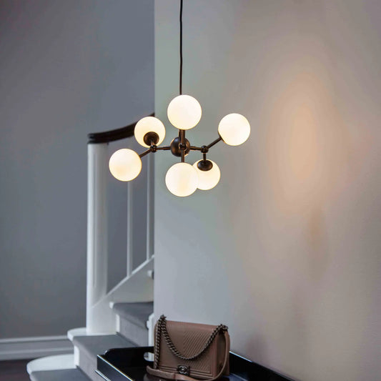 Halo Design Atom Ljuskrona Ø45 cm, Opal/Svart