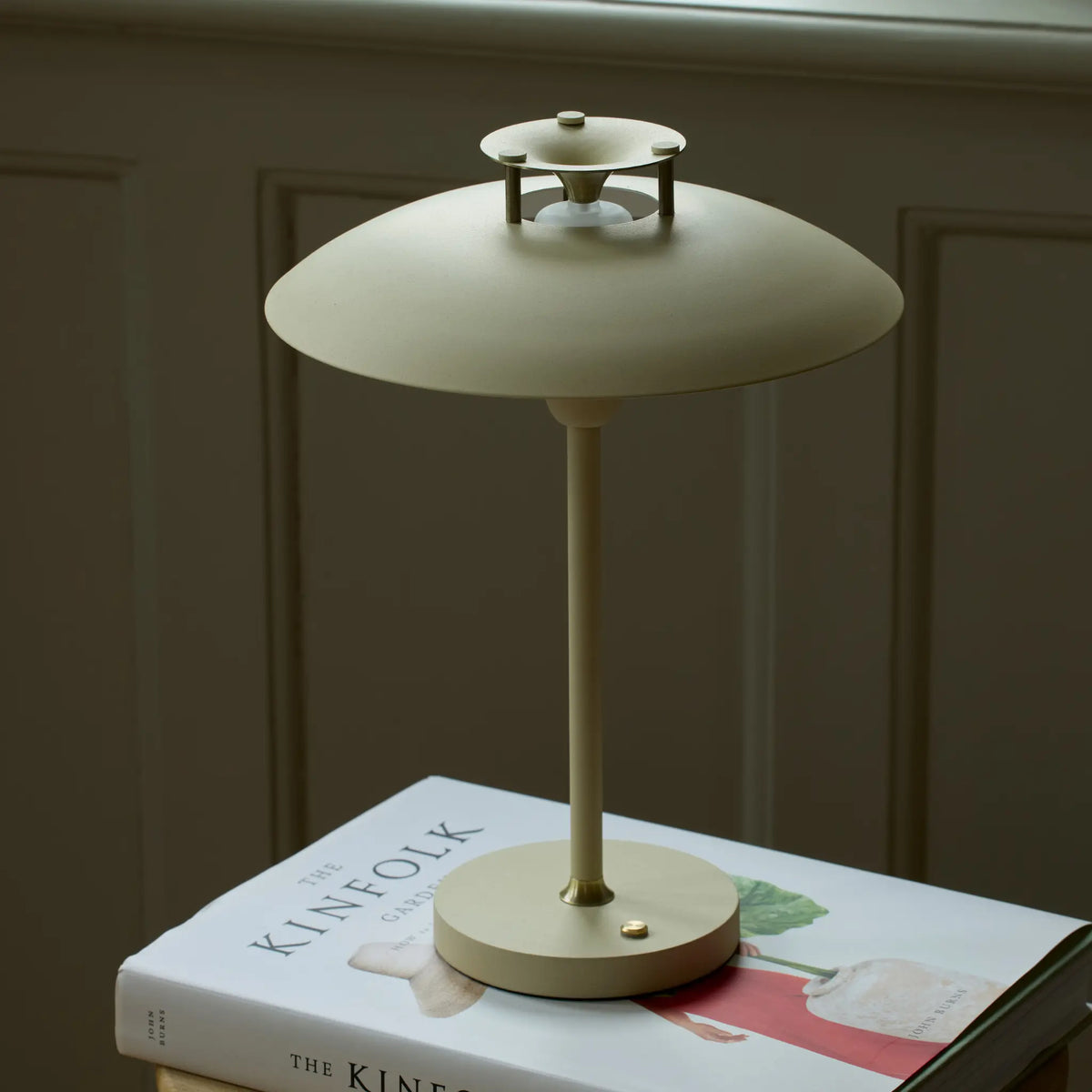 Halo Design Stepp 1-2-3 Portabel Bordslampa, Cream