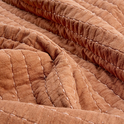 Madam Stoltz Sängöverkast Quiltat 240x240 cm, Dusty Persika