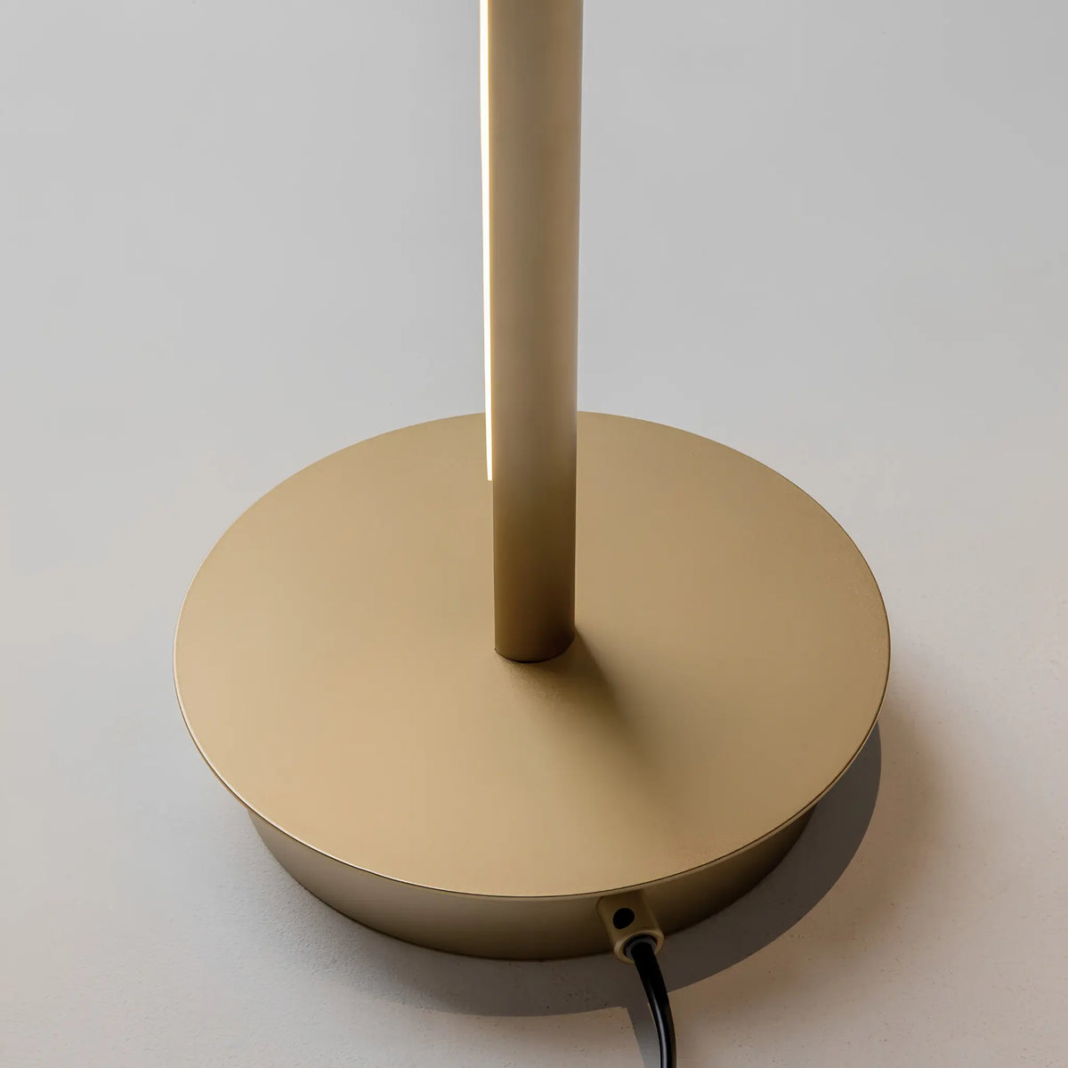 Maytoni Thin Golvlampa, Mässing