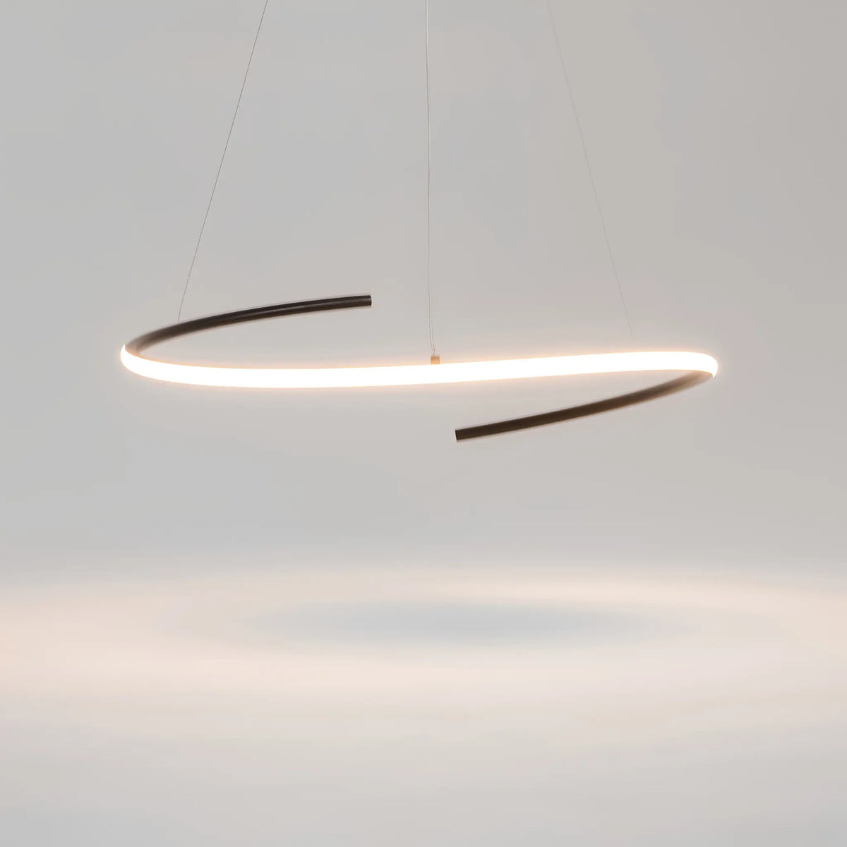 Maytoni Curve Pendellampa Ø60 cm, Svart