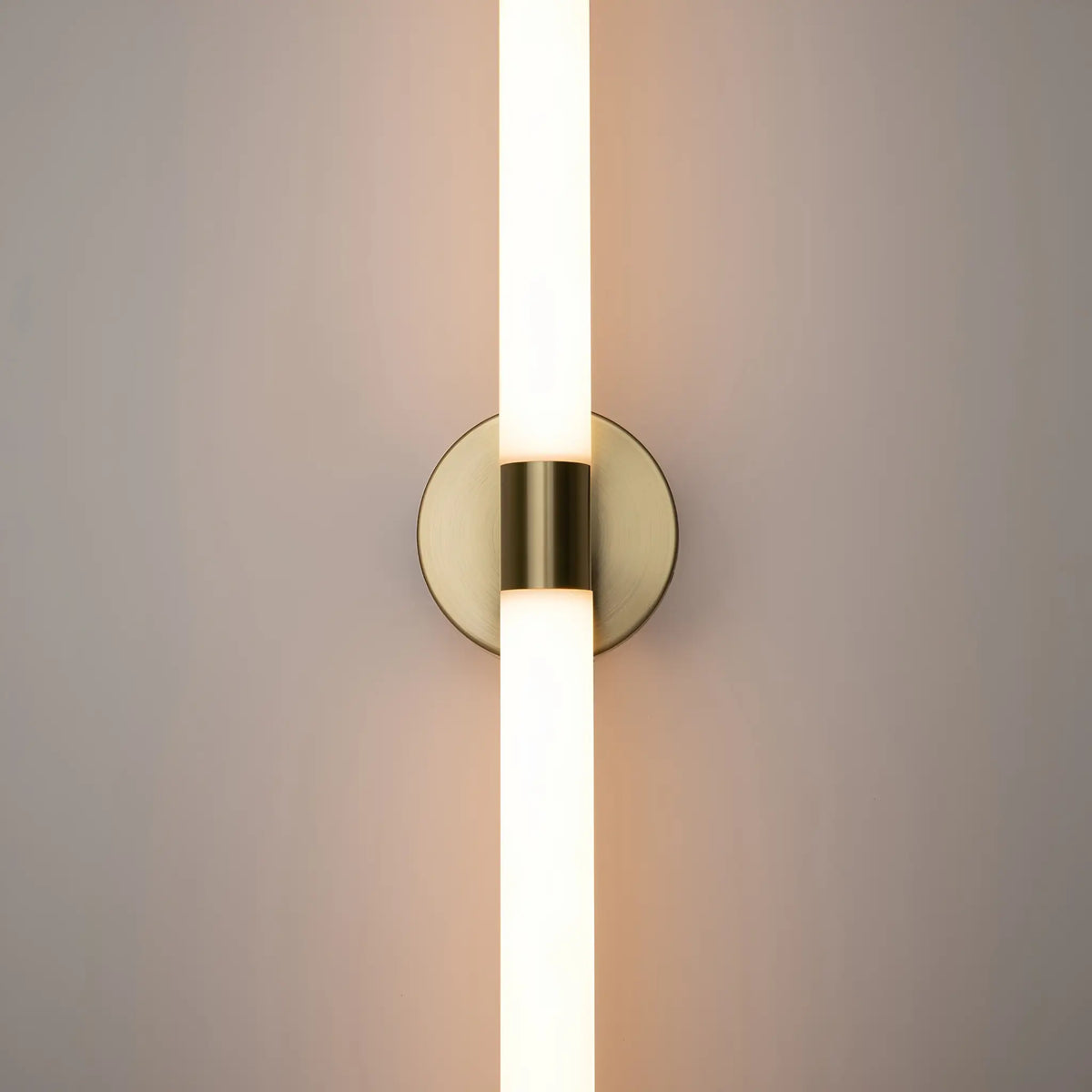 Maytoni Axis Vägglampa H63 cm, Guld