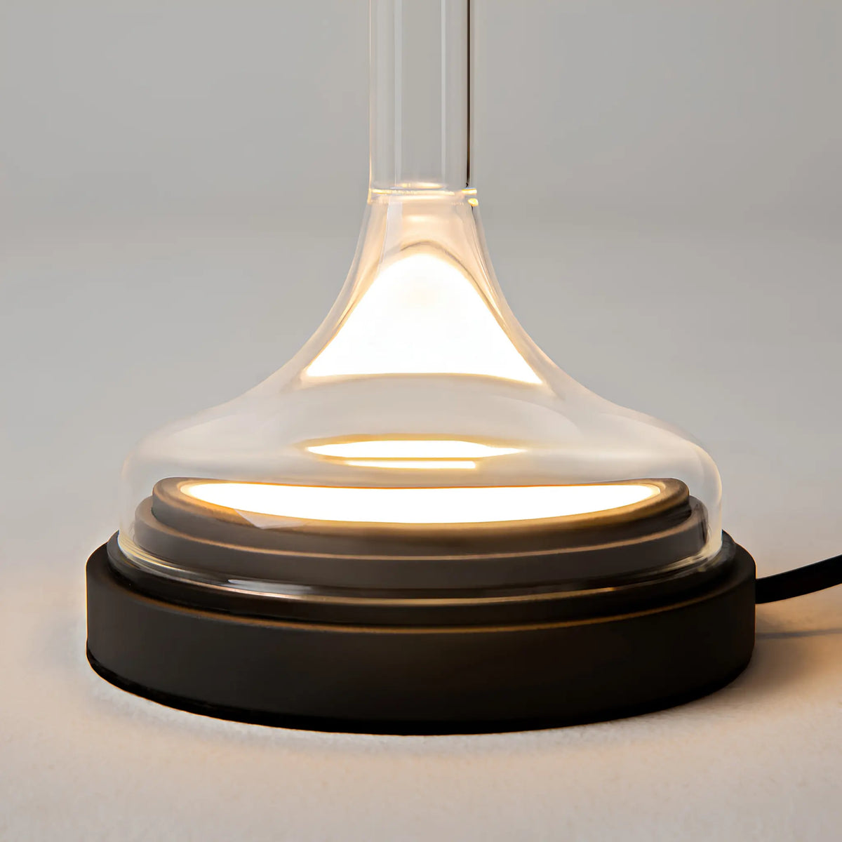 Maytoni Spirito Bordslampa Ø18 cm, Svart