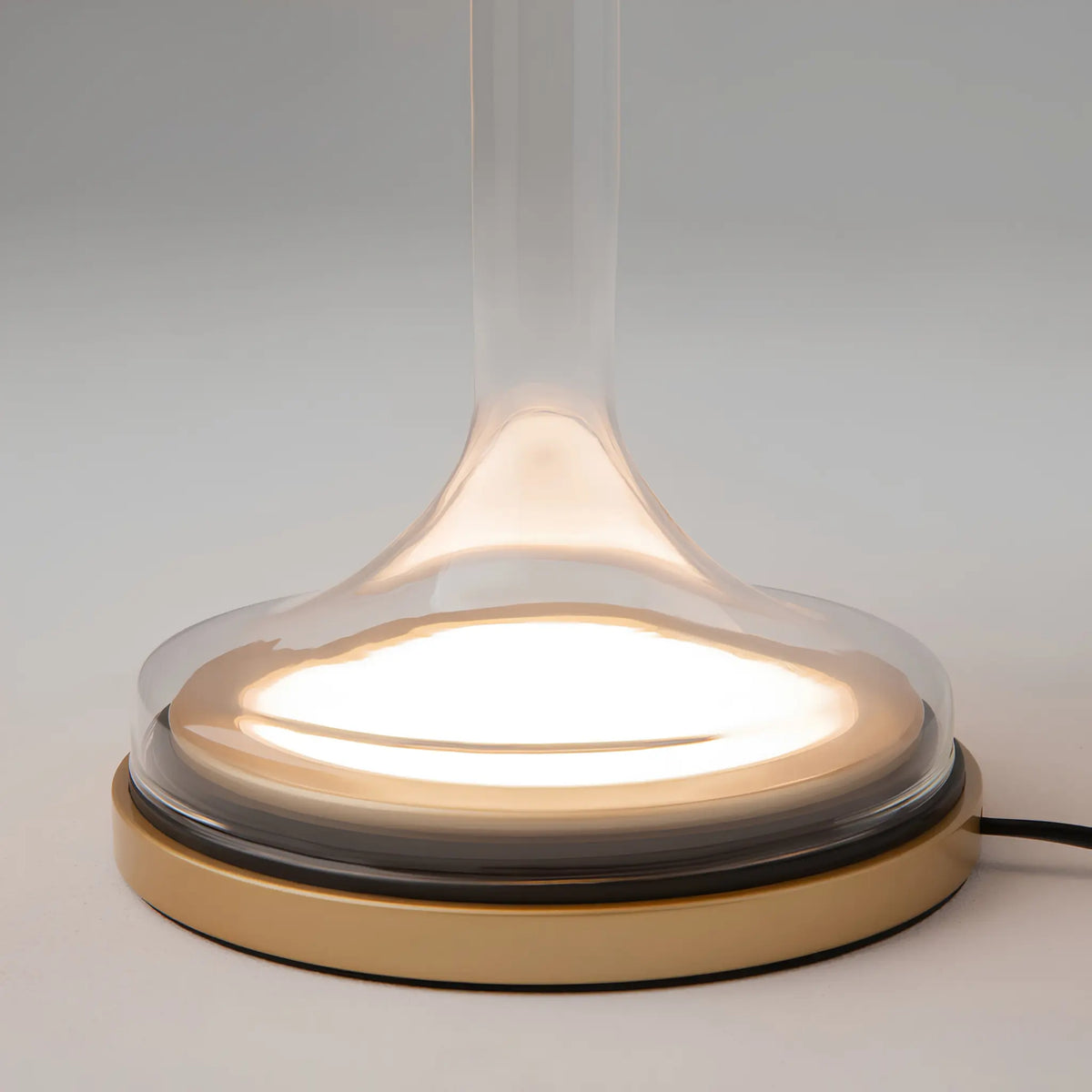 Maytoni Spirito Bordslampa Ø26 cm, Guld