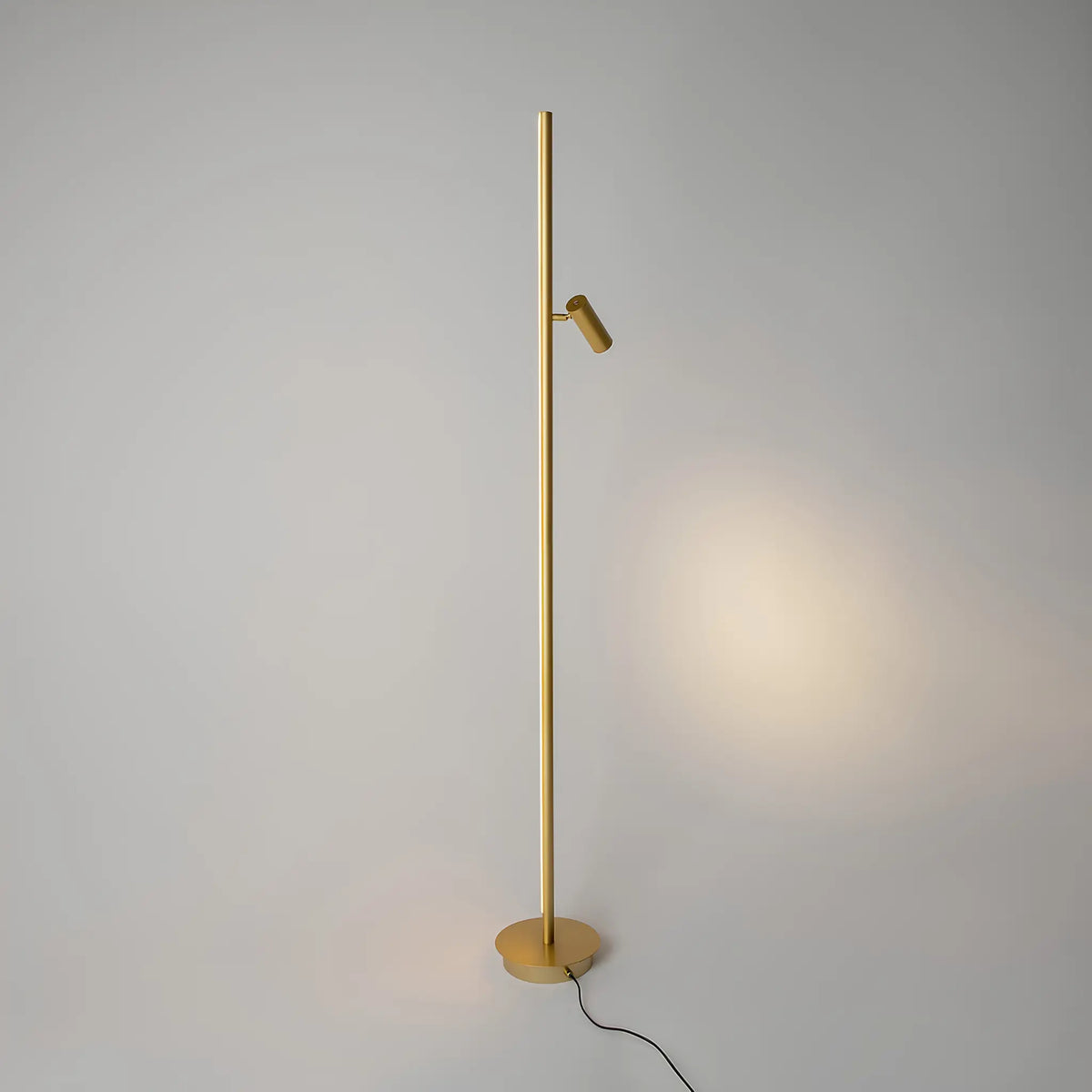 Maytoni Thin Golvlampa, Mässing