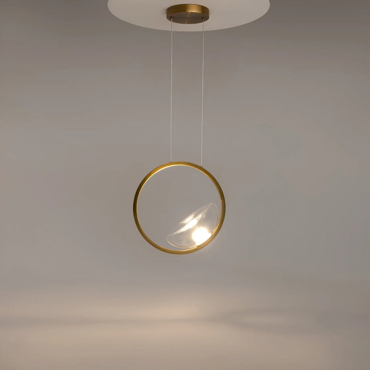 Maytoni Lunare Pendellampa, Mässing