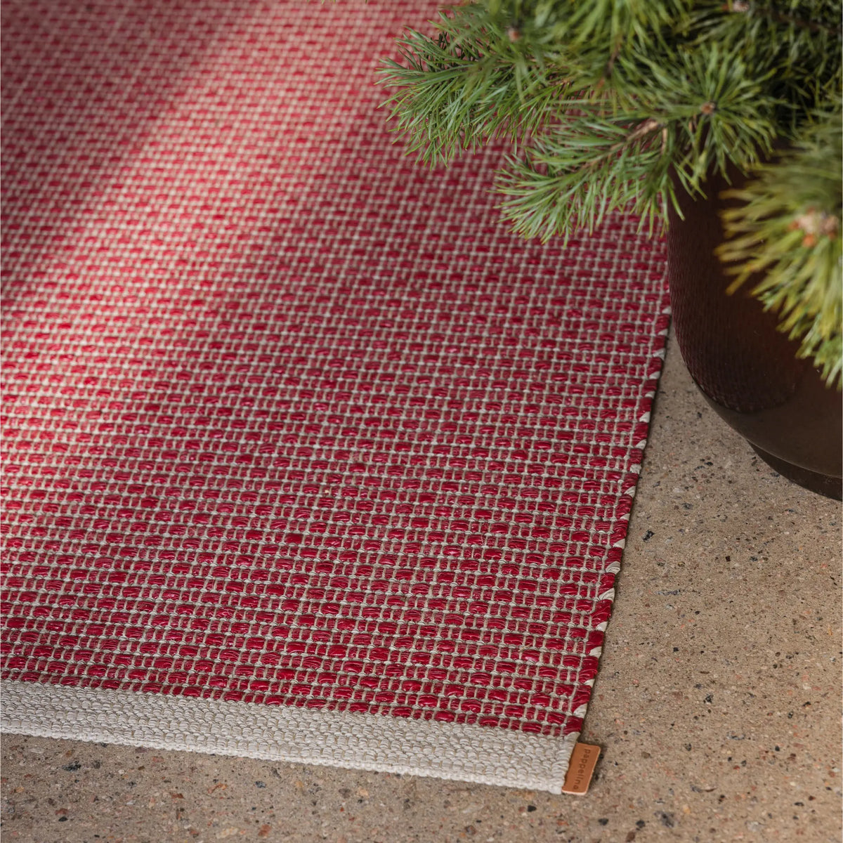 Pappelina Nils Matta 70x240 cm, Dark Red