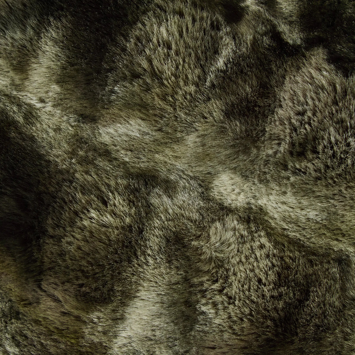 Skinnwille Misty Pläd L 140x220 cm, Skogsgrön