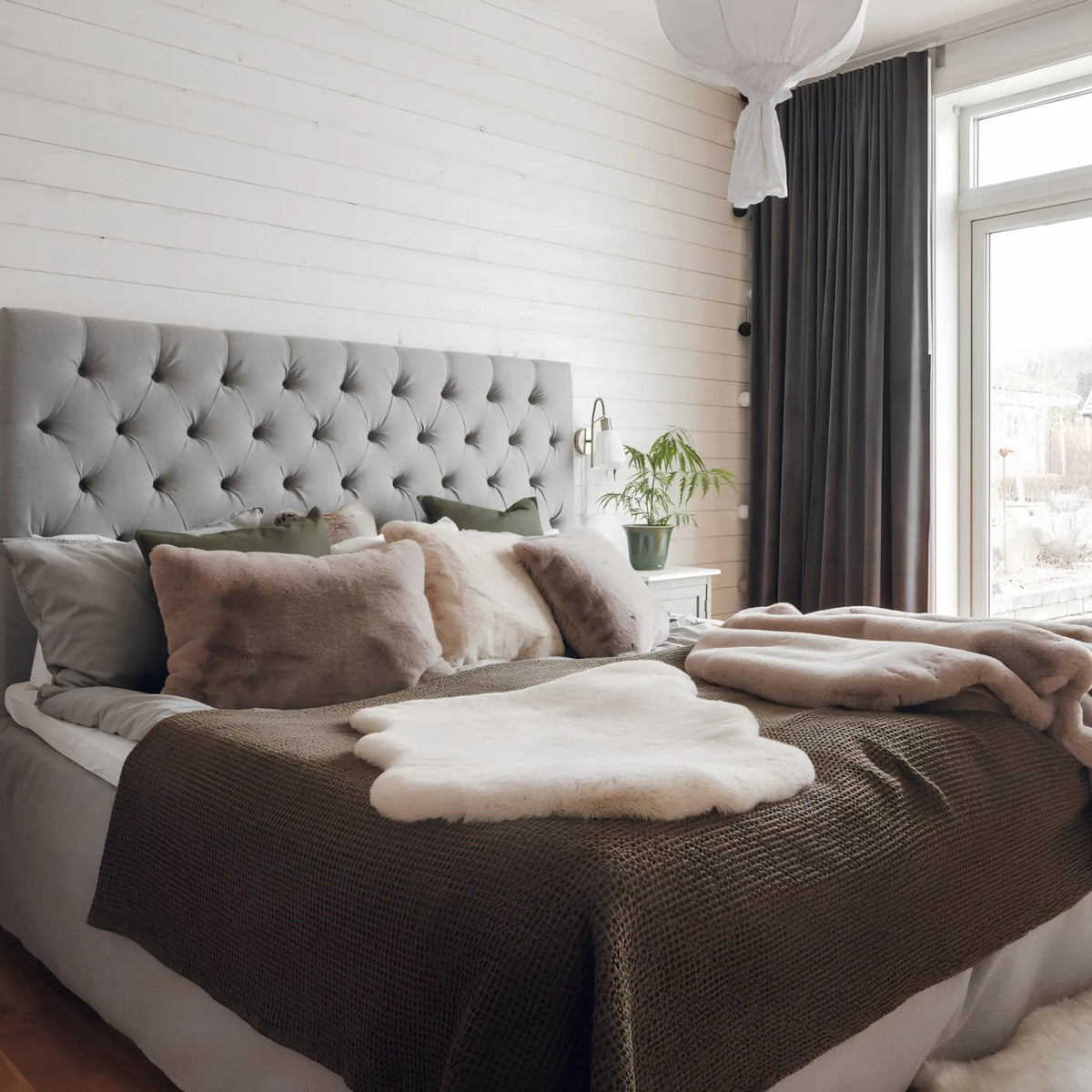 Skinnwille Fluffy Prydnadskudde 40x60 cm, Beige