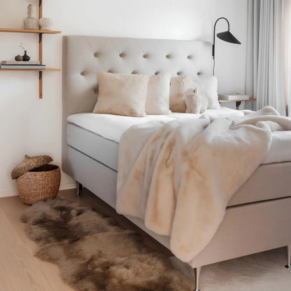 Skinnwille Fluffy Pläd 120x180 cm, Beige