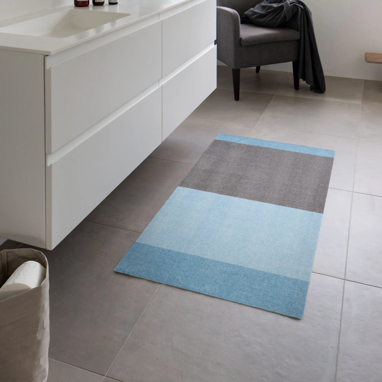 Tica Copenhagen Horizontal Matta 120x67 cm, Light/dusty blue/steelgrey