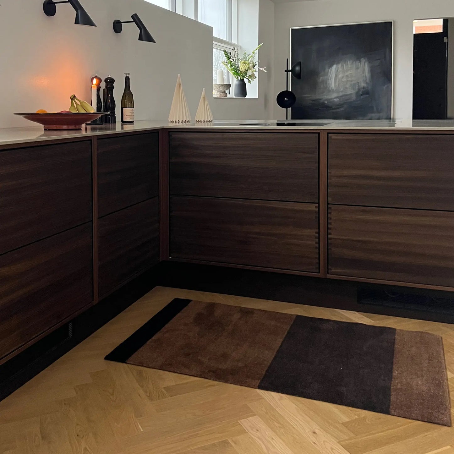 Tica Copenhagen Horizontal Matta 120x67 cm, Cognac/mörkbrun/svart