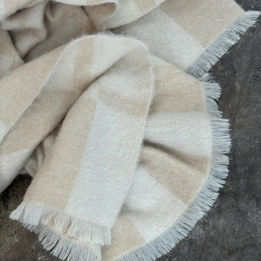 Tinted Objects Hallin Filt Mohair 130x170 cm, Beige-Offwhite