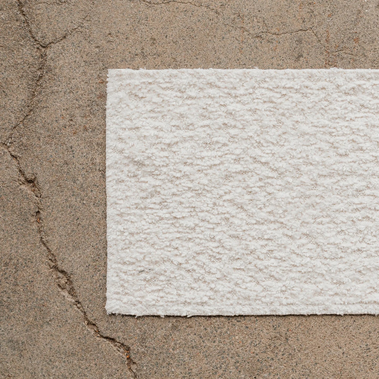 Tinted Objects Klinge Soffa Bouclé Classic, Offwhite