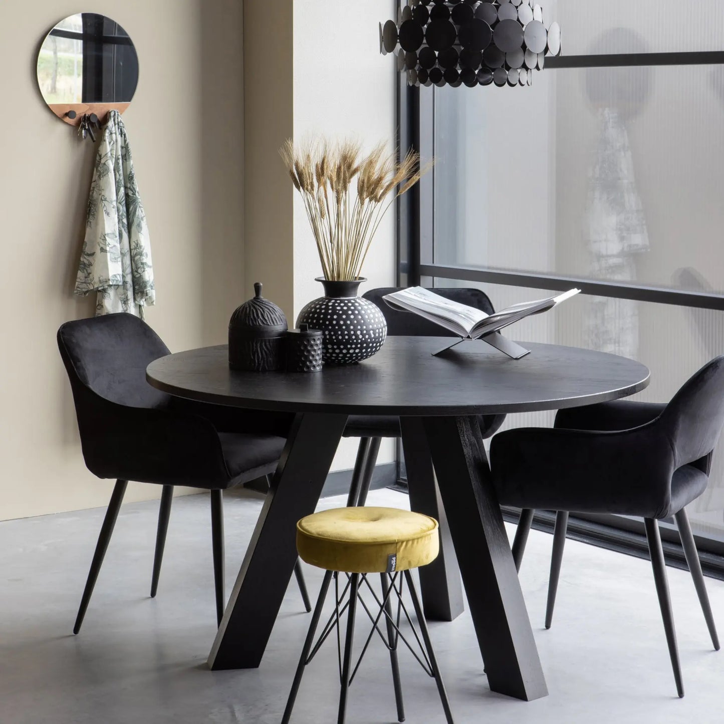 WOOOD Rhonda Matbord Ø129 cm I Ek, Blacknight
