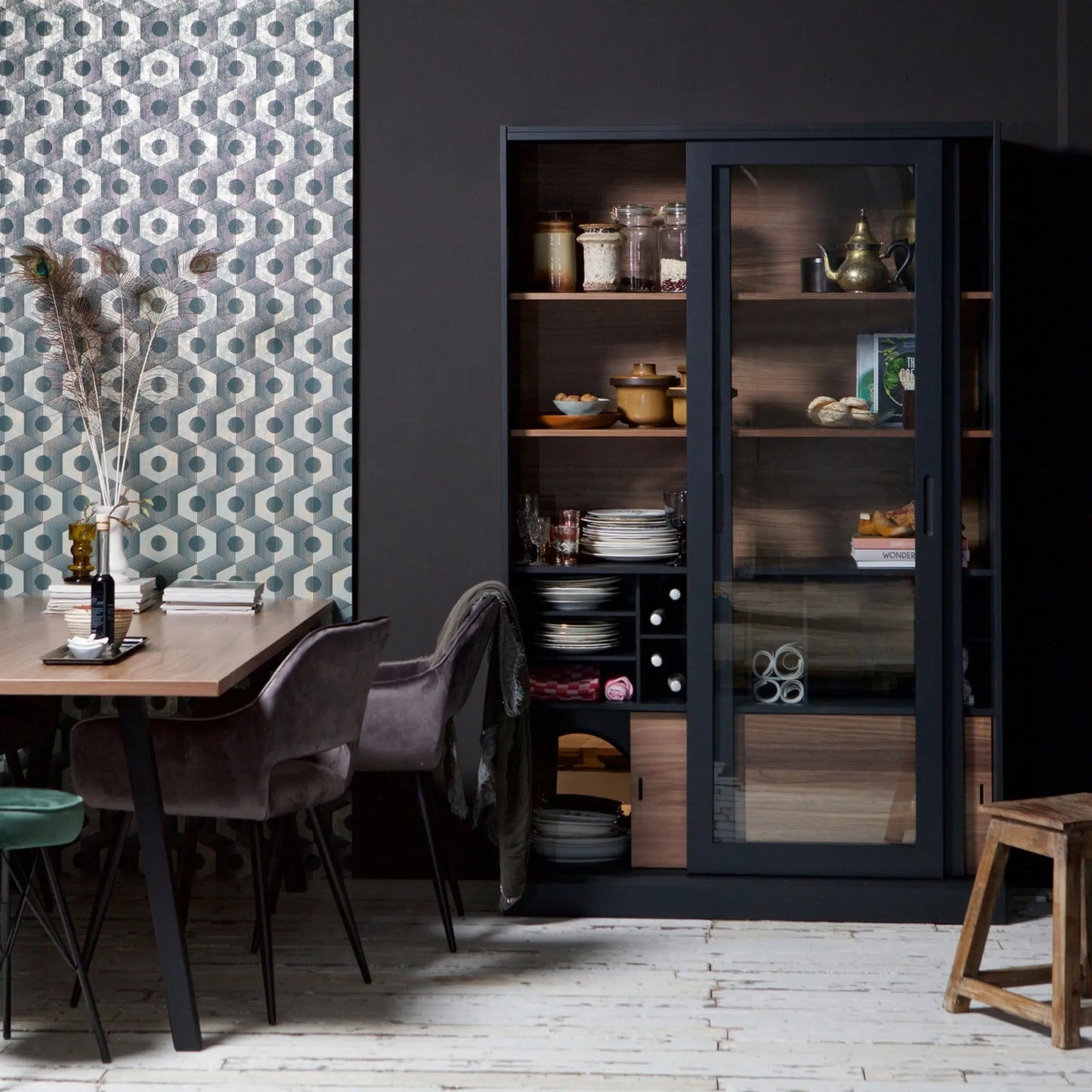 WOOOD James Vitrinskåp, Svart/Walnut