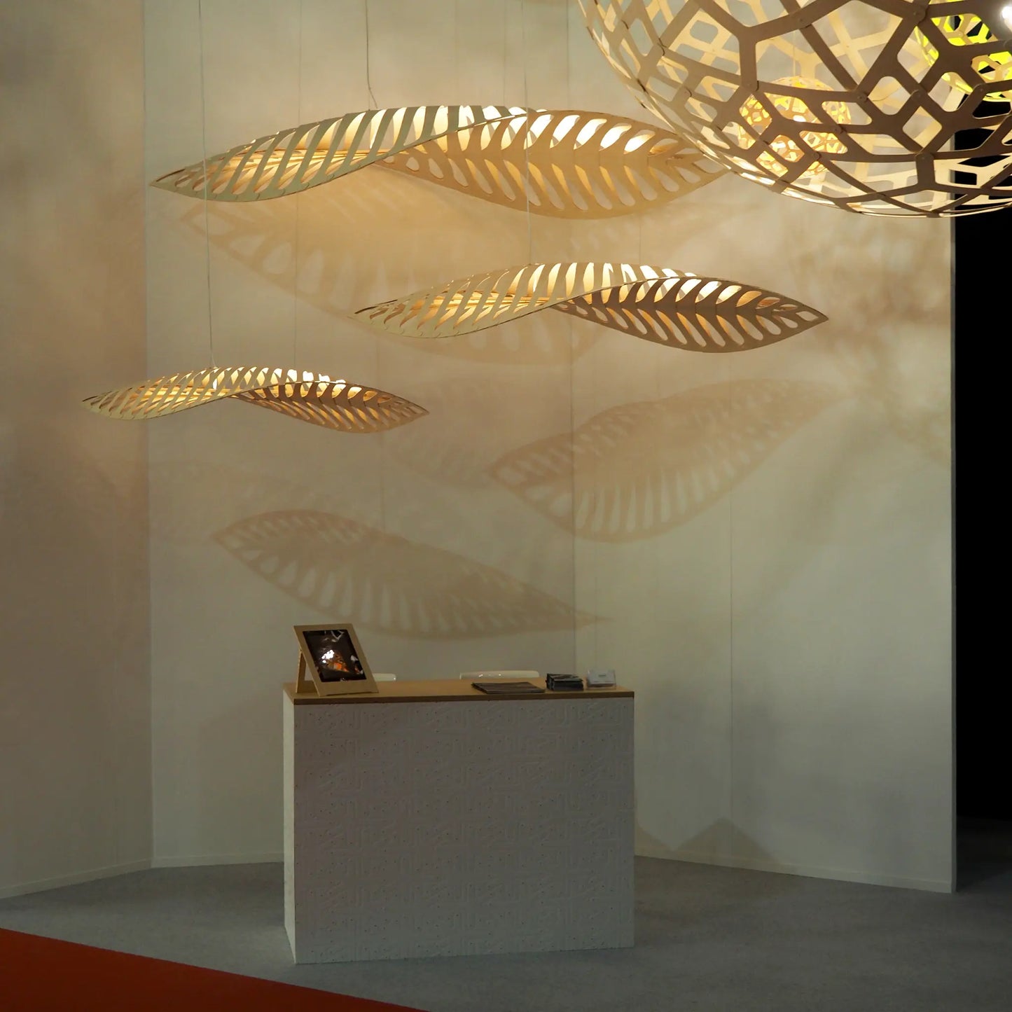 David Trubridge Navicula medium Taklampa 90 cm, Bambu