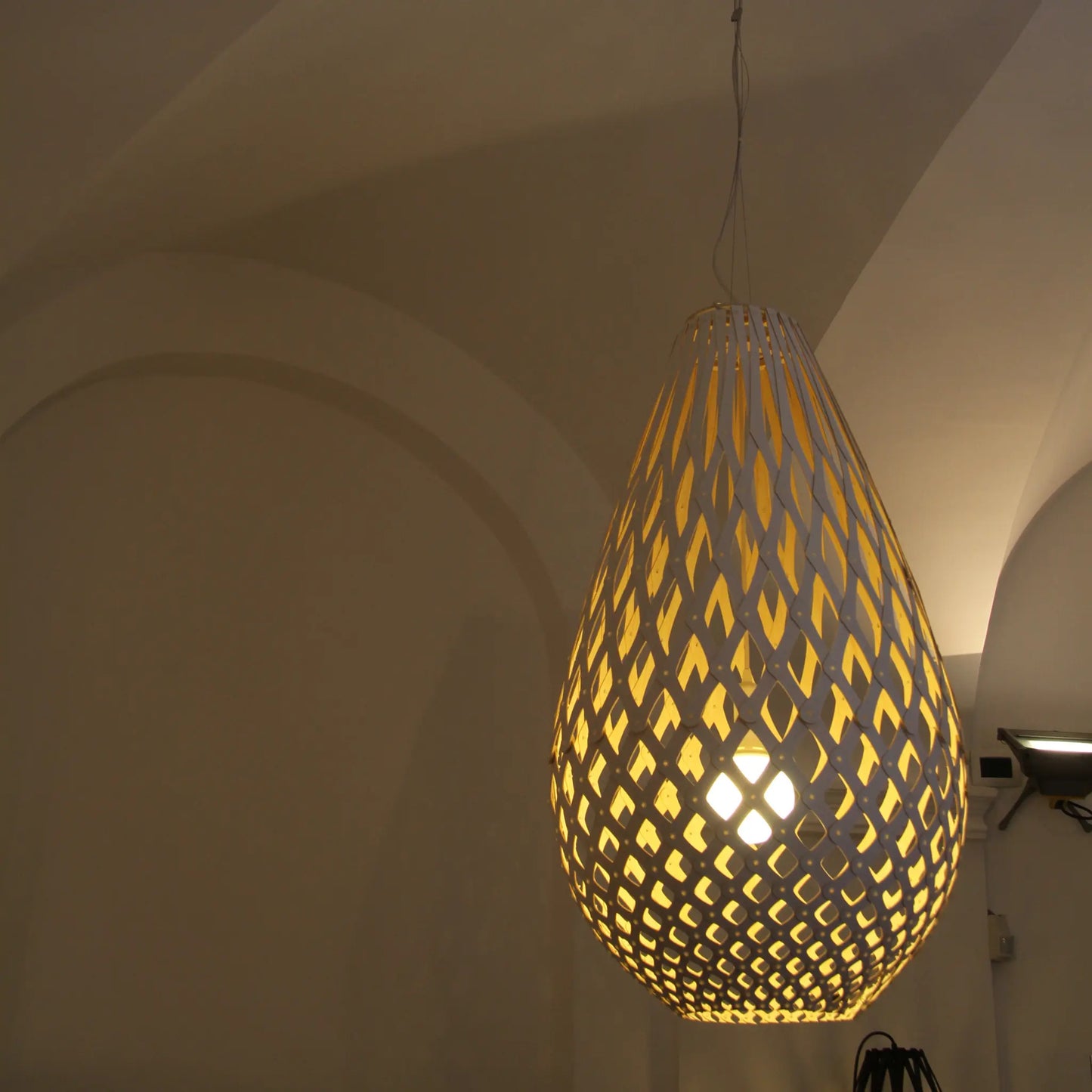 David Trubridge Koura Taklampa 50 cm, Bambu
