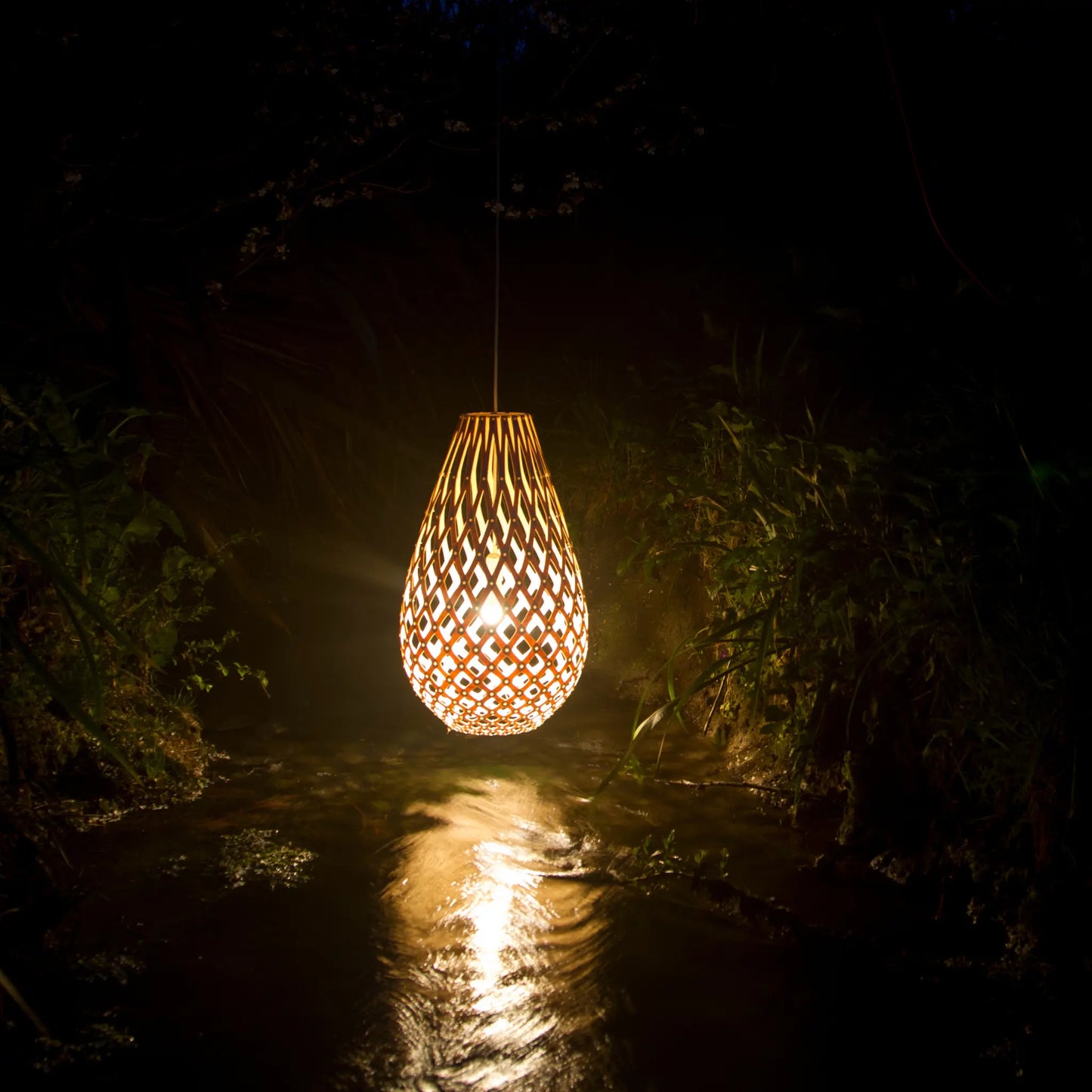 David Trubridge Koura Taklampa 50 cm, Bambu