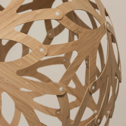 David Trubridge Floral Taklampa 40 cm, Vit