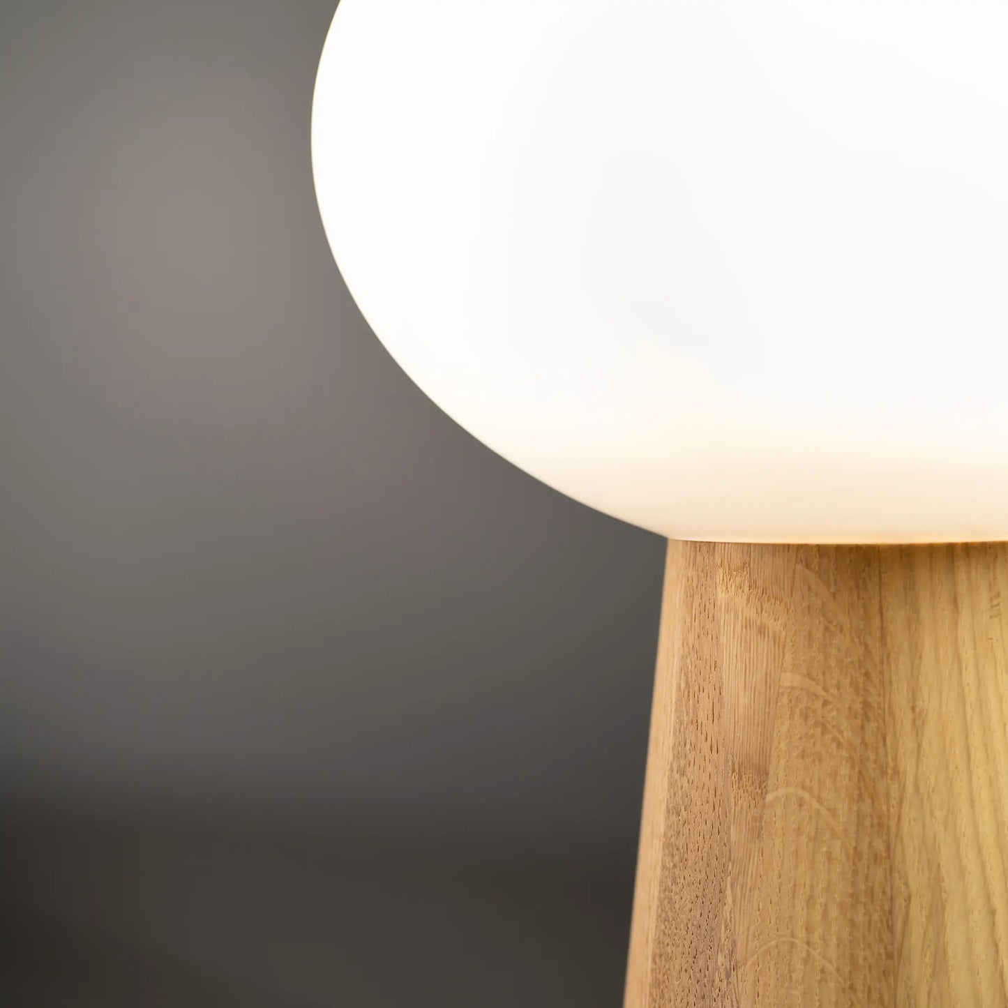 Markslöjd Pater Bordlampa 1 l, Ek/Vit