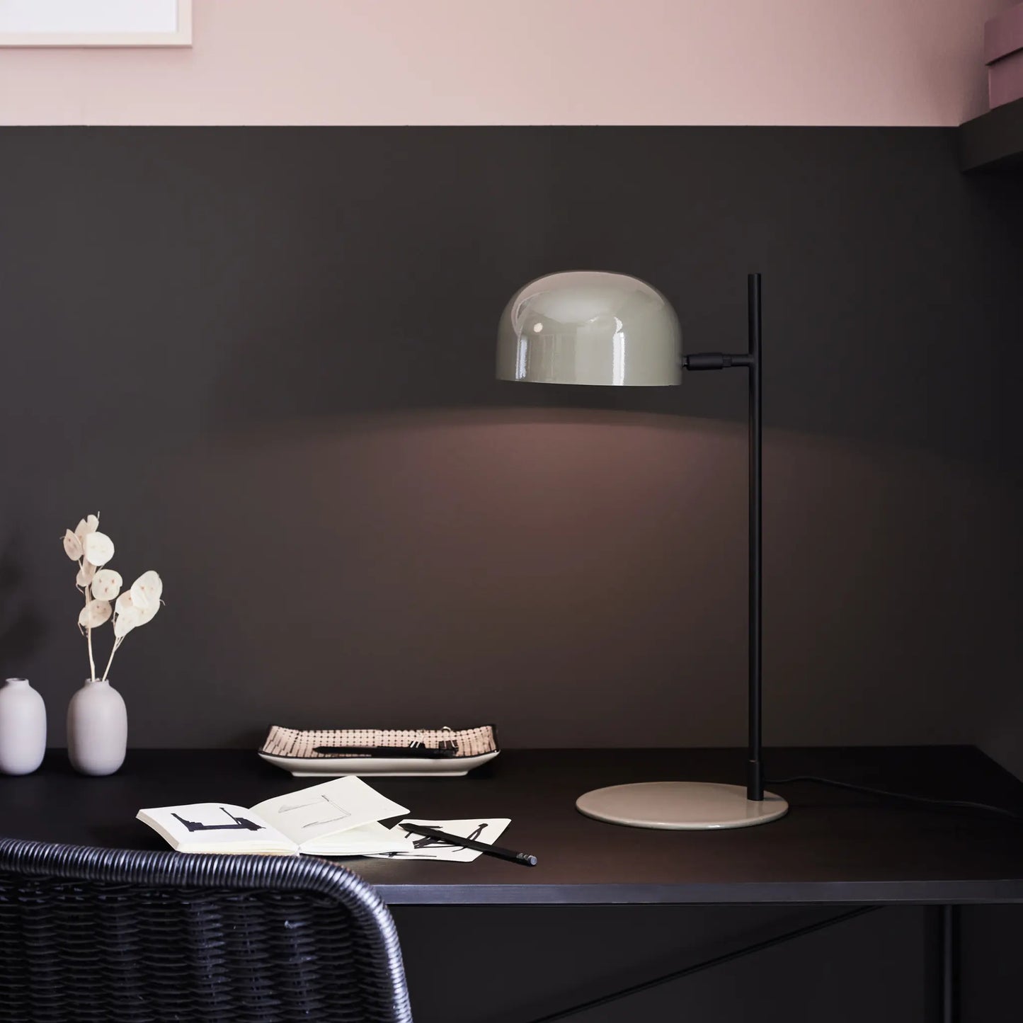 Markslöjd Pose Bordlampa 1 l, Grå/Svart