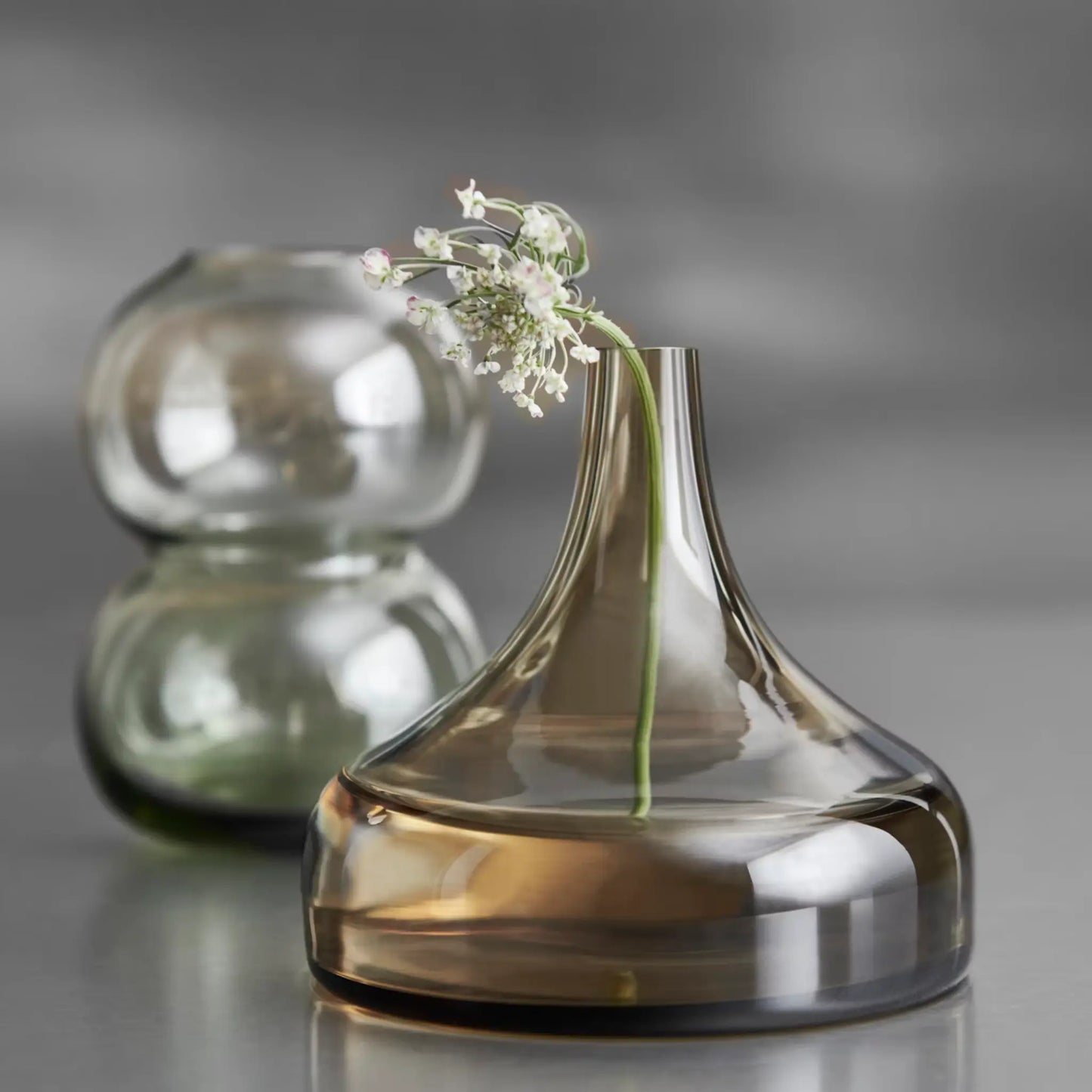 Orrefors, Midsummer Water Avens Minivas 8,2 cm, Brun