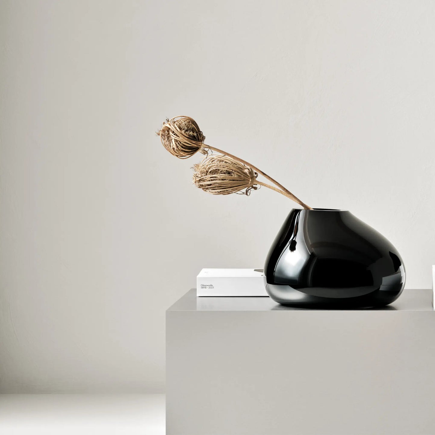 Orrefors, Ebon Vas 24 cm, Svart