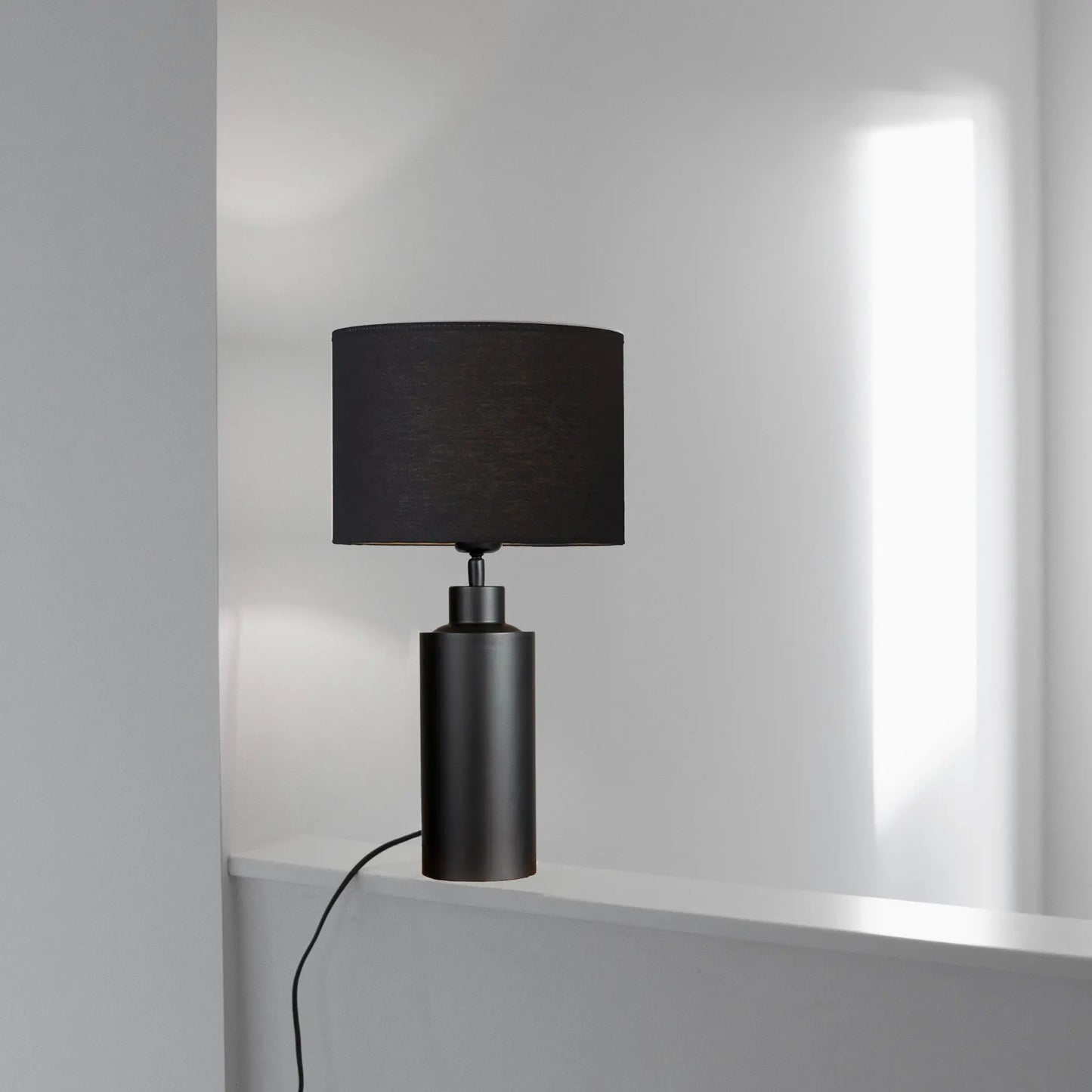PR Home Solo Bordslampa 46 cm, Matt Svart