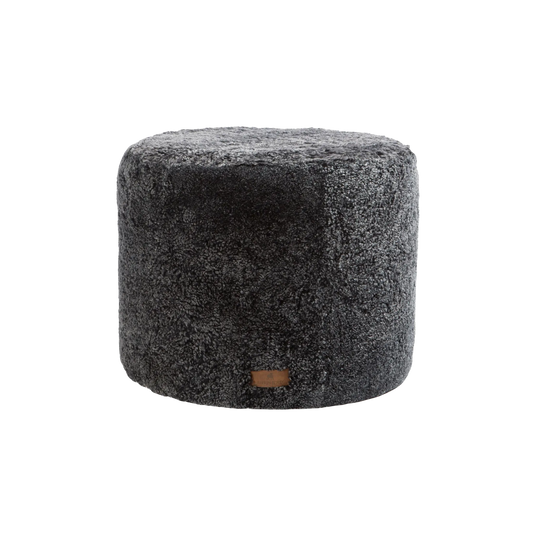 Shepherd of Sweden, Frida Fårskinnspuff, Svartgrafit