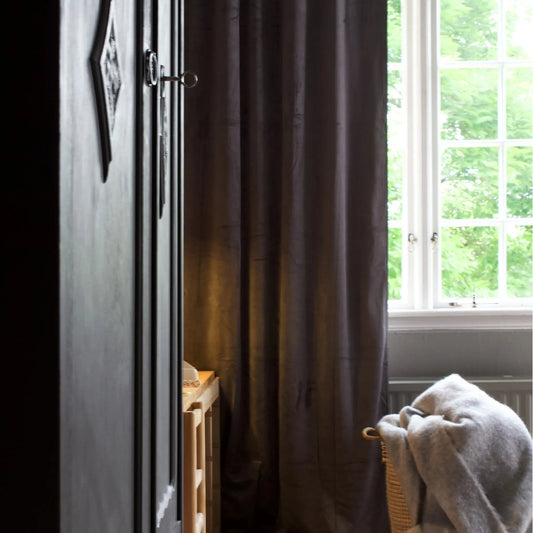 Svanefors Estelle Sammetsgardin 2P 135x320cm, Mellangrå