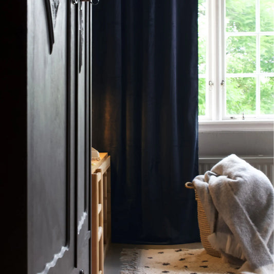 Svanefors Estelle Sammetsgardin 2P 135x280cm, Mörkblå